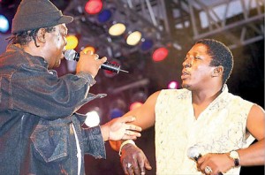ChakaDemus:Plier:onstage