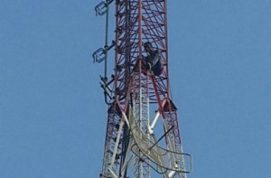 Dee Jay IKon D Link on radio tower